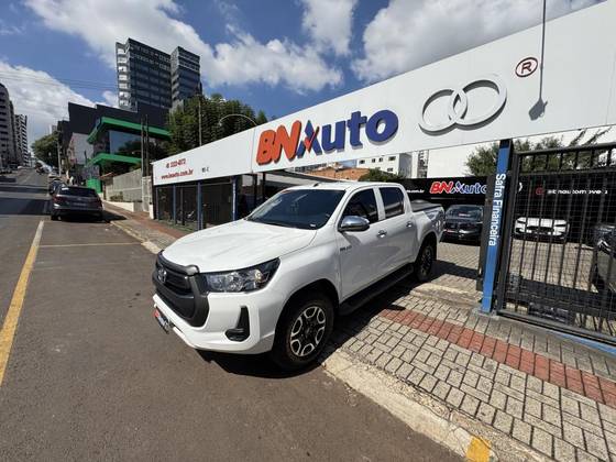 TOYOTA HILUX 2.8 D-4D TURBO DIESEL CD POWER PACK 4X4 MANUAL